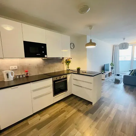 New Apt, Parking In Garage In Matador Resident Apartman Pozsony